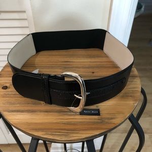 White House/Black Market belt